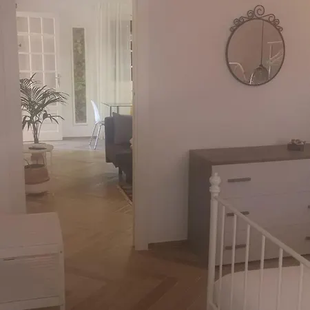 Chiocciola Sul Lungomare Tremoli, Parcheggio Gratuito * 阿沃拉