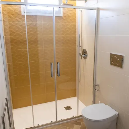 公寓 Chiocciola Sul Lungomare Tremoli, Parcheggio Gratuito 阿沃拉